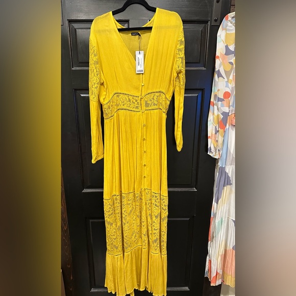Boohoo Dresses & Skirts - Boohoo Mustard Lace Maxi Dress
